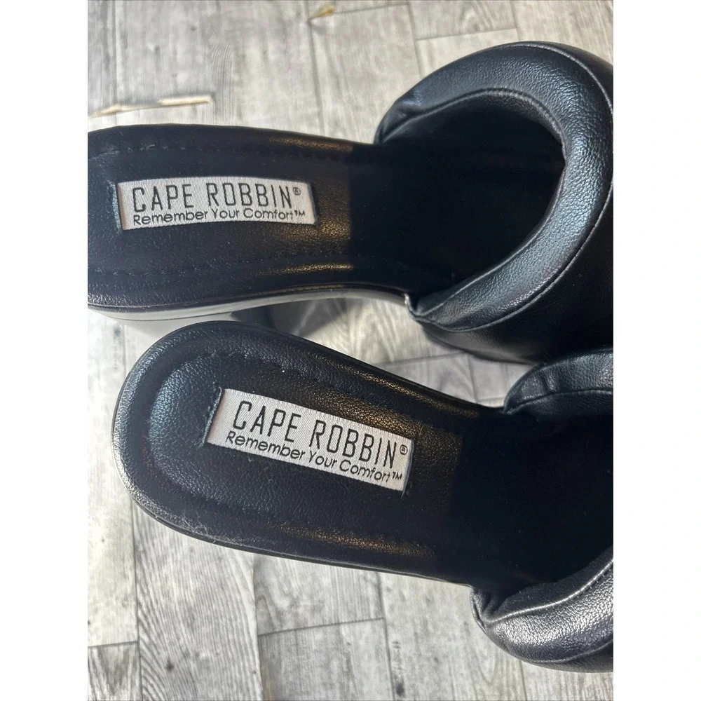 Cape Robbin Delta Black Padded Platform Sandals Womens 9 Chunky Block Heel Mules